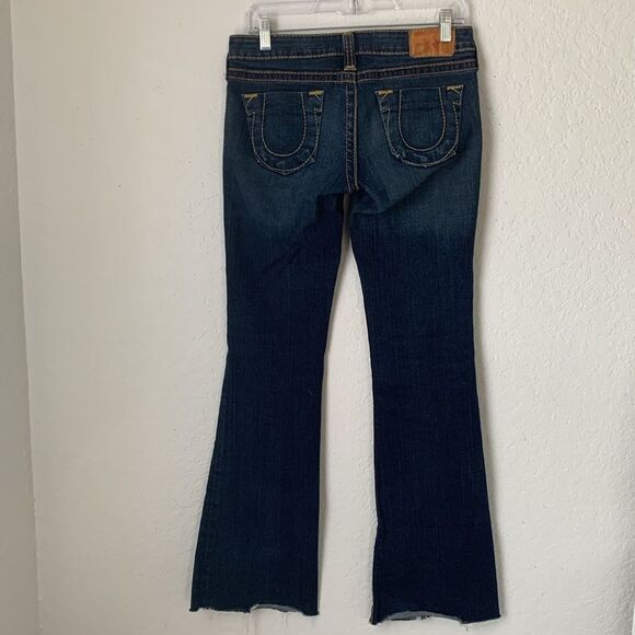 True Religion Women's Blue Flare Leg Cut Off at Bottom Jeans Size 28 - Picture 2 of 13